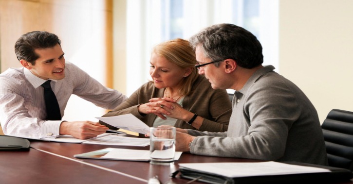 What Is a Financial Advisor & How Can One Help? bb70-a54c-94a3