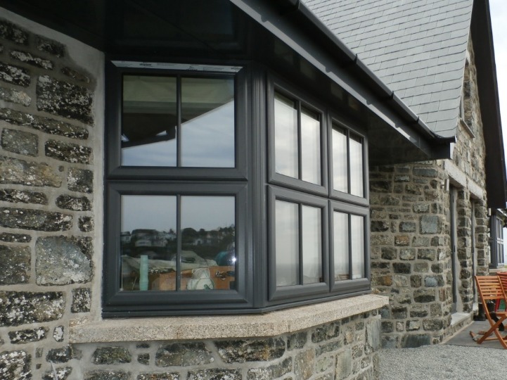 How Useful Are Double Glazed Windows In Summer? 7fb0-9a45-b547