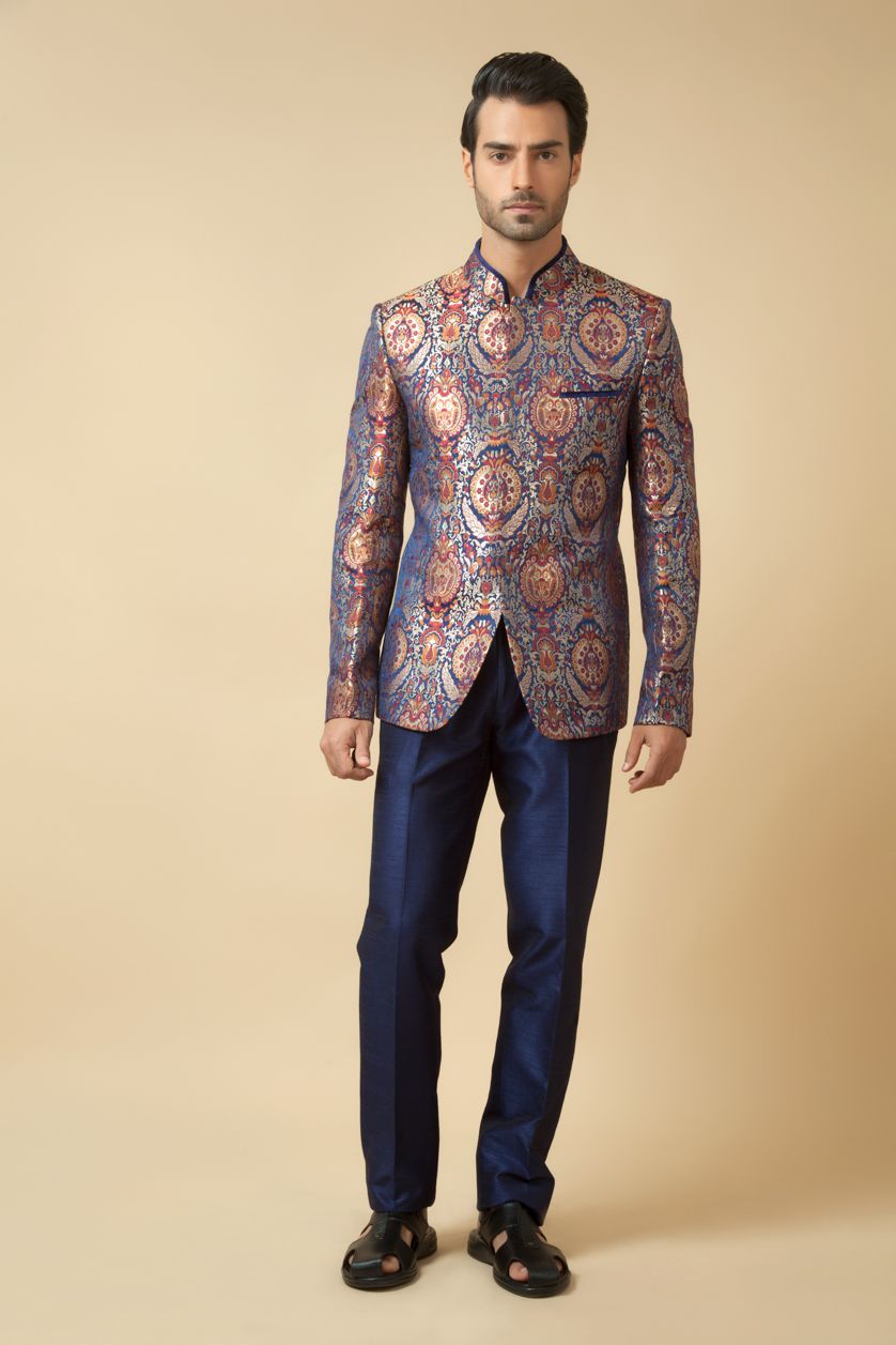 How to Wear a Saree at a Party