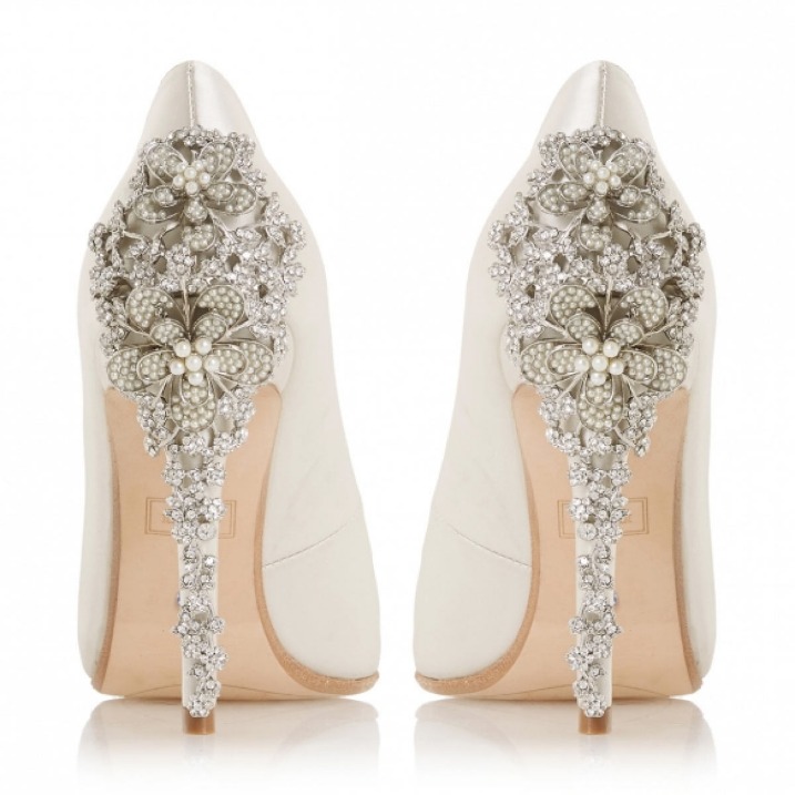 Stepping into Style: Finding Your Perfect Bride Shoes Online 18b5-9e53-9576