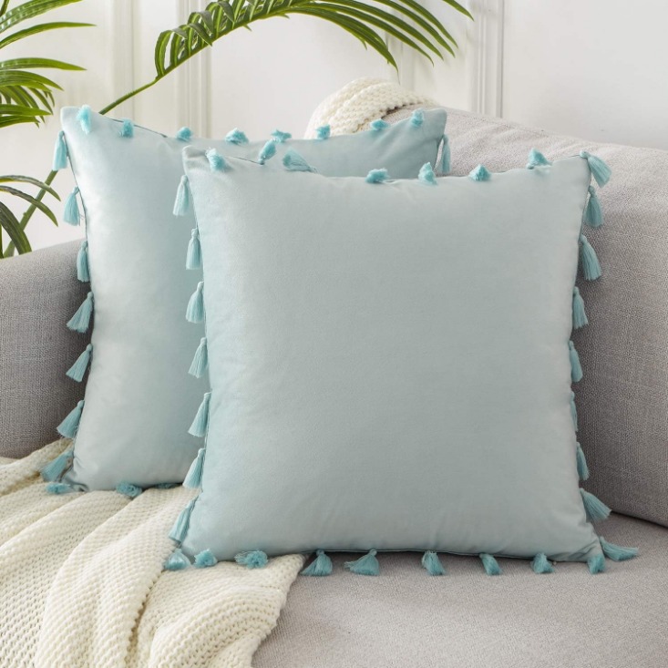 Transform Your Living Spaces with the Perfect Selection of Pillows 01cb-831d-a1aa