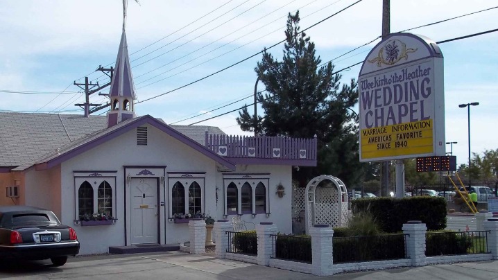 Discover the Charm and Magic of Celebrating Love in Sin City 008c-ac2d-9034